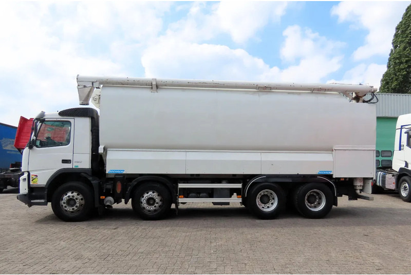Volvo FMX 450 8x4 AUGER, radio control, 7 COMP. Full Volvo Service! . EXCELLENT condition - Вантажівка цистерна: фото 5 Volvo FMX 450 8x4 AUGER, radio control, 7 COMP. Full Volvo Service! . EXCELLENT condition - Вантажівка цистерна: фото 5