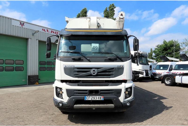 Volvo FMX 450 8x4 AUGER, radio control, 7 COMP. Full Volvo Service! . EXCELLENT condition - Вантажівка цистерна: фото 4 Volvo FMX 450 8x4 AUGER, radio control, 7 COMP. Full Volvo Service! . EXCELLENT condition - Вантажівка цистерна: фото 4