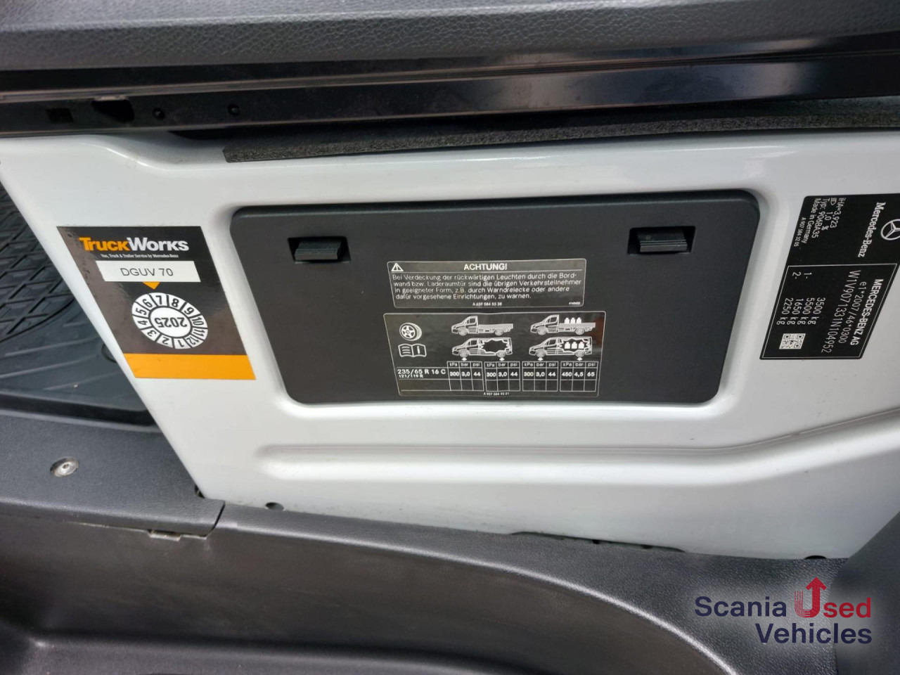 MERCEDES-BENZ Sprinter 316 CDI KOFFER Ladebordwand - Фургон з закритим кузовом: фото 3 MERCEDES-BENZ Sprinter 316 CDI KOFFER Ladebordwand - Фургон з закритим кузовом: фото 3