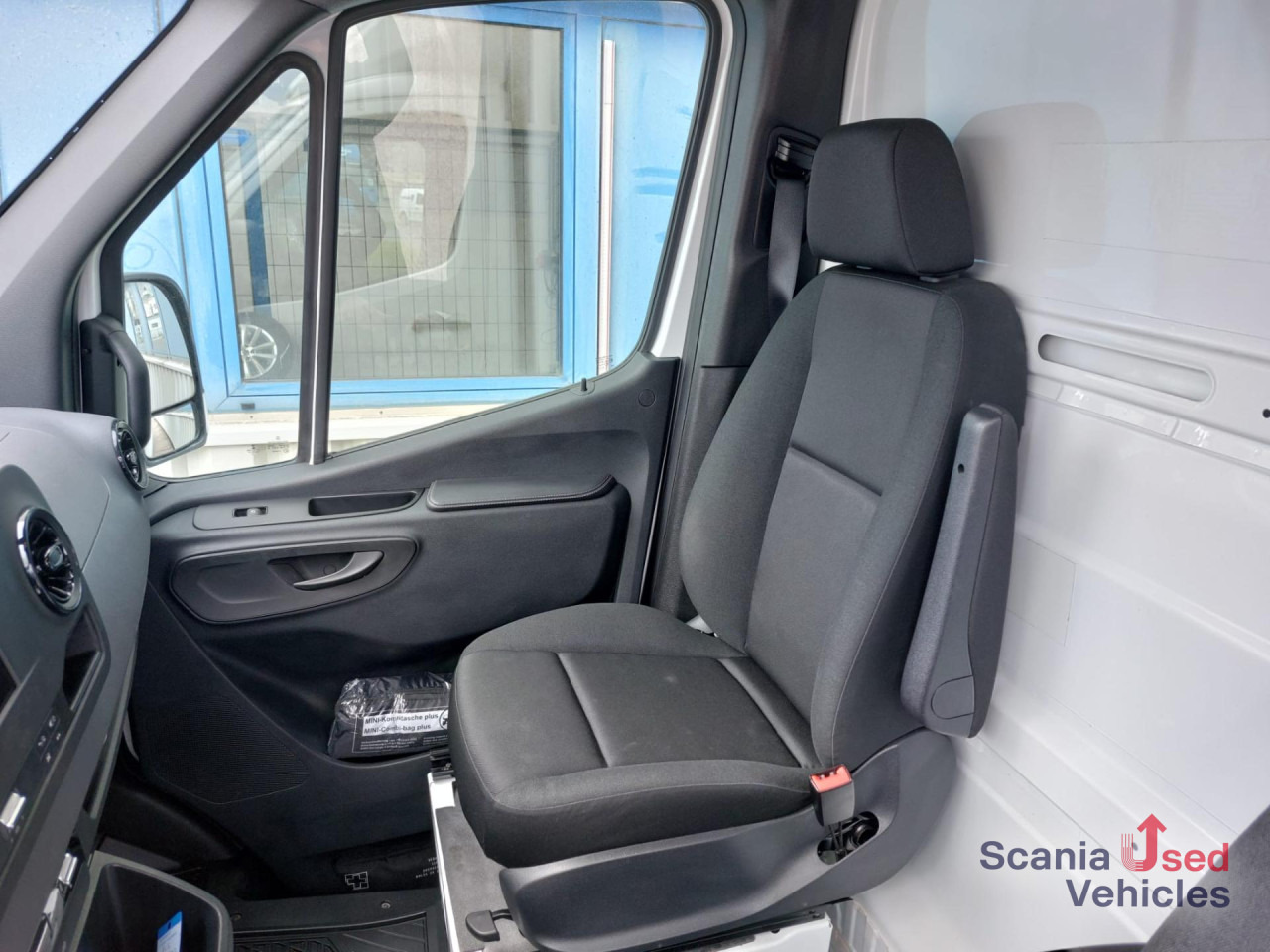 MERCEDES-BENZ Sprinter 316 CDI KOFFER Ladebordwand - Фургон з закритим кузовом: фото 2 MERCEDES-BENZ Sprinter 316 CDI KOFFER Ladebordwand - Фургон з закритим кузовом: фото 2