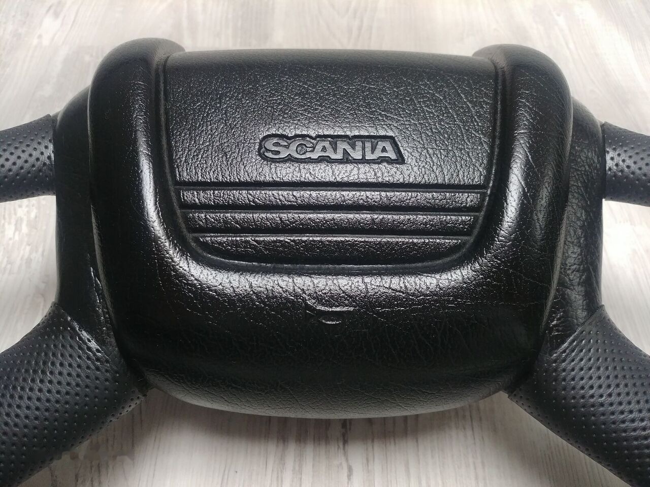 Scania NEW LEATHER Scania 4 - Рульове колесо в категорії Вантажівки: фото 5 Scania NEW LEATHER Scania 4 - Рульове колесо в категорії Вантажівки: фото 5