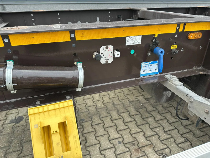 Контейнеровоз/ Змінний кузов напівпричіп Burg 20FT / 20FT SWAP ADR (EX/II, EX/III, FL, AT), empty weight: 3.690kg, SAF INTRADISC, 2x liftaxle, ALCOA, NL-Chassis: фото 11 Контейнеровоз/ Змінний кузов напівпричіп Burg 20FT / 20FT SWAP ADR (EX/II, EX/III, FL, AT), empty weight: 3.690kg, SAF INTRADISC, 2x liftaxle, ALCOA, NL-Chassis: фото 11