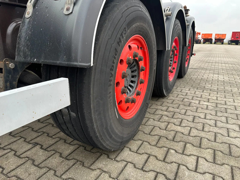 Контейнеровоз/ Змінний кузов напівпричіп Burg 20FT / 20FT SWAP ADR (EX/II, EX/III, FL, AT), empty weight: 3.690kg, SAF INTRADISC, 2x liftaxle, ALCOA, NL-Chassis: фото 15 Контейнеровоз/ Змінний кузов напівпричіп Burg 20FT / 20FT SWAP ADR (EX/II, EX/III, FL, AT), empty weight: 3.690kg, SAF INTRADISC, 2x liftaxle, ALCOA, NL-Chassis: фото 15