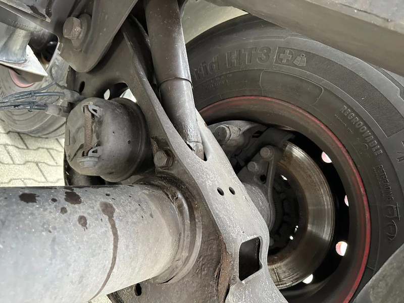 Контейнеровоз/ Змінний кузов напівпричіп Burg 20FT / 20FT SWAP ADR (EX/II, EX/III, FL, AT), empty weight: 3.690kg, SAF INTRADISC, 2x liftaxle, ALCOA, NL-Chassis: фото 19 Контейнеровоз/ Змінний кузов напівпричіп Burg 20FT / 20FT SWAP ADR (EX/II, EX/III, FL, AT), empty weight: 3.690kg, SAF INTRADISC, 2x liftaxle, ALCOA, NL-Chassis: фото 19