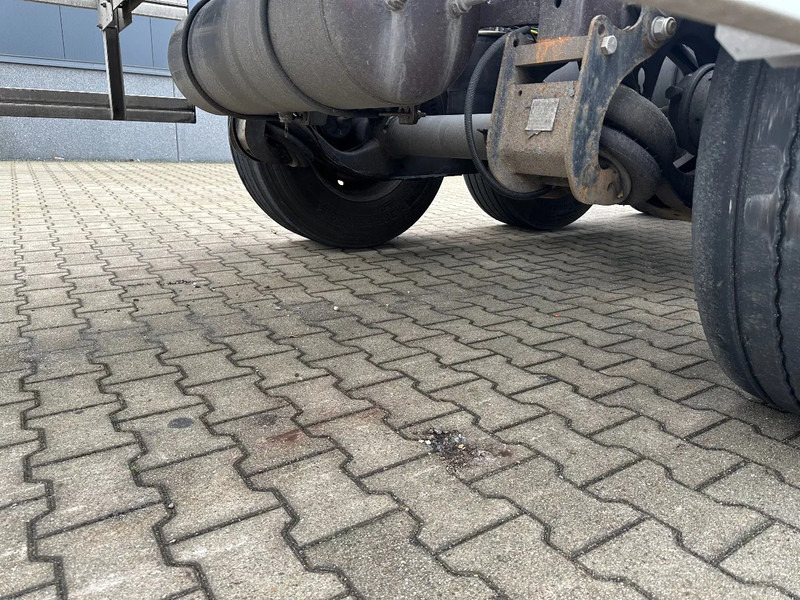 Контейнеровоз/ Змінний кузов напівпричіп Burg 20FT / 20FT SWAP ADR (EX/II, EX/III, FL, AT), empty weight: 3.690kg, SAF INTRADISC, 2x liftaxle, ALCOA, NL-Chassis: фото 16 Контейнеровоз/ Змінний кузов напівпричіп Burg 20FT / 20FT SWAP ADR (EX/II, EX/III, FL, AT), empty weight: 3.690kg, SAF INTRADISC, 2x liftaxle, ALCOA, NL-Chassis: фото 16