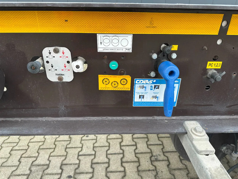 Контейнеровоз/ Змінний кузов напівпричіп Burg 20FT ADR (EX/II, EX/III, FL, AT) Chassis, Empty weight : 3.690kg, SAF INTRADISC, 2x Liftaxle, NL-chassis: фото 12 Контейнеровоз/ Змінний кузов напівпричіп Burg 20FT ADR (EX/II, EX/III, FL, AT) Chassis, Empty weight : 3.690kg, SAF INTRADISC, 2x Liftaxle, NL-chassis: фото 12