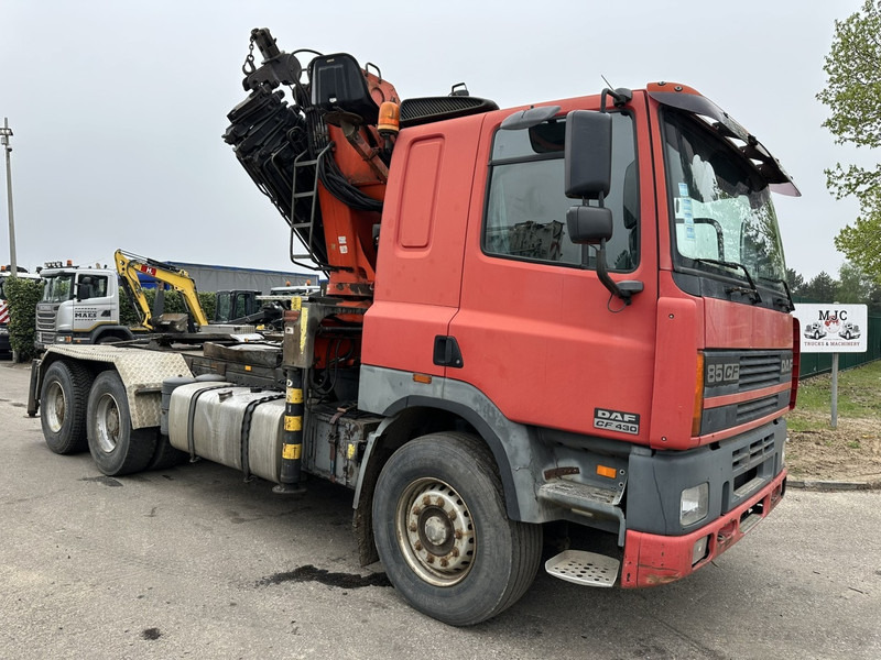 DAF 85 CF 430 6x4 TRACTOR + CRANE PK 32.000 F (7x) + WINCH - EURO 2 - MANUAL ZF - HUB REDUCTION / STEEL SPRING - Вантажівка з маніпулятором: фото 1 DAF 85 CF 430 6x4 TRACTOR + CRANE PK 32.000 F (7x) + WINCH - EURO 2 - MANUAL ZF - HUB REDUCTION / STEEL SPRING - Вантажівка з маніпулятором: фото 1