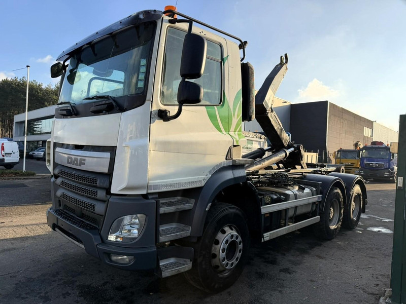 DAF CF 460 6x4 FAT HOOKLIFT - WB 3m35 - STEEL SPRING / BIG AXLES HUB REDUCTION - EURO 6 - BE TRUCK - Гаковий мультиліфт вантажівка: фото 3 DAF CF 460 6x4 FAT HOOKLIFT - WB 3m35 - STEEL SPRING / BIG AXLES HUB REDUCTION - EURO 6 - BE TRUCK - Гаковий мультиліфт вантажівка: фото 3