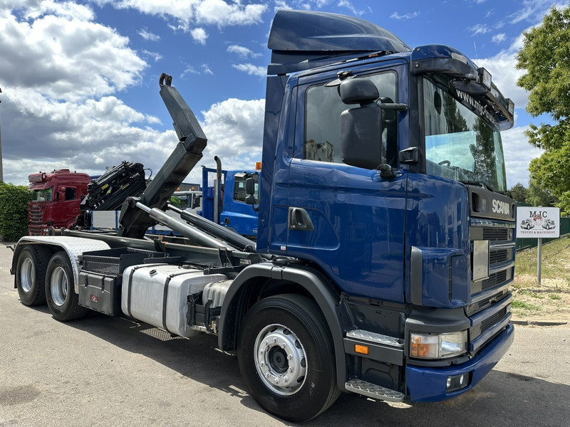 Scania 124L-420 6x2 HOOKLIFT VDL 20T - STEEL SPRING / BALLESTAS / BLATT - MANUAL - MECHANICAL PUMP - 10 TIRES DOUBLE WHEELS - Гаковий мультиліфт вантажівка: фото 1 Scania 124L-420 6x2 HOOKLIFT VDL 20T - STEEL SPRING / BALLESTAS / BLATT - MANUAL - MECHANICAL PUMP - 10 TIRES DOUBLE WHEELS - Гаковий мультиліфт вантажівка: фото 1