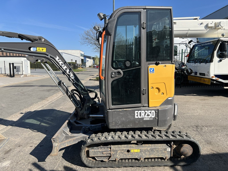 Volvo ECR25D 3 BAKKEN - 635 UREN - SLOOP + SORTEERFUNCTIE - EXTRA HYDR. LEIDINGEN - Міні-екскаватор: фото 5 Volvo ECR25D 3 BAKKEN - 635 UREN - SLOOP + SORTEERFUNCTIE - EXTRA HYDR. LEIDINGEN - Міні-екскаватор: фото 5