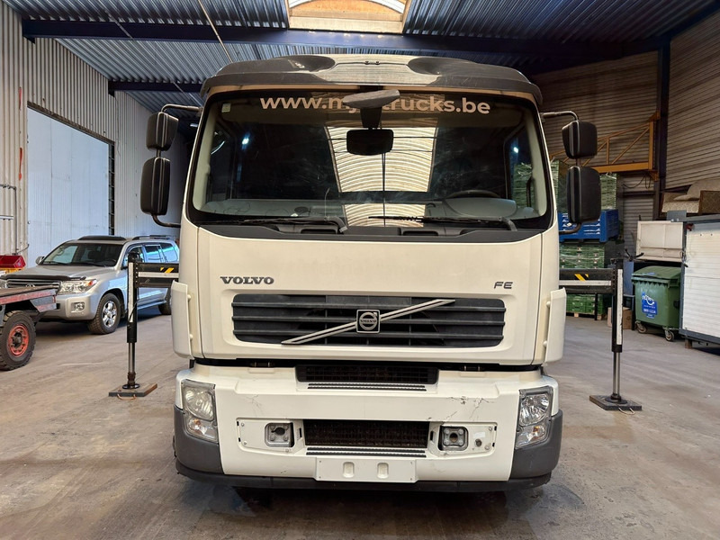 Volvo FE 300 6x2 + crane (20m!) PALFINGER PK18002 E 6x - LIFT / STEERING AXLE - MANUAL - EURO 5 - Бортова вантажівка/ Платформа, Вантажівка з маніпулятором: фото 3 Volvo FE 300 6x2 + crane (20m!) PALFINGER PK18002 E 6x - LIFT / STEERING AXLE - MANUAL - EURO 5 - Бортова вантажівка/ Платформа, Вантажівка з маніпулятором: фото 3