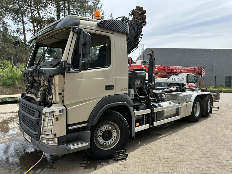 Volvo FM 370 6x2 HOOKLIFT 21T + CRANE HIAB 144 E-4 HIDUO - ENGINE / GEARBOX OK - CHASSIS OK - RUNNING + DRIVING - BE TRUCK - Гаковий мультиліфт вантажівка, Вантажівка з маніпулятором: фото 4 Volvo FM 370 6x2 HOOKLIFT 21T + CRANE HIAB 144 E-4 HIDUO - ENGINE / GEARBOX OK - CHASSIS OK - RUNNING + DRIVING - BE TRUCK - Гаковий мультиліфт вантажівка, Вантажівка з маніпулятором: фото 4
