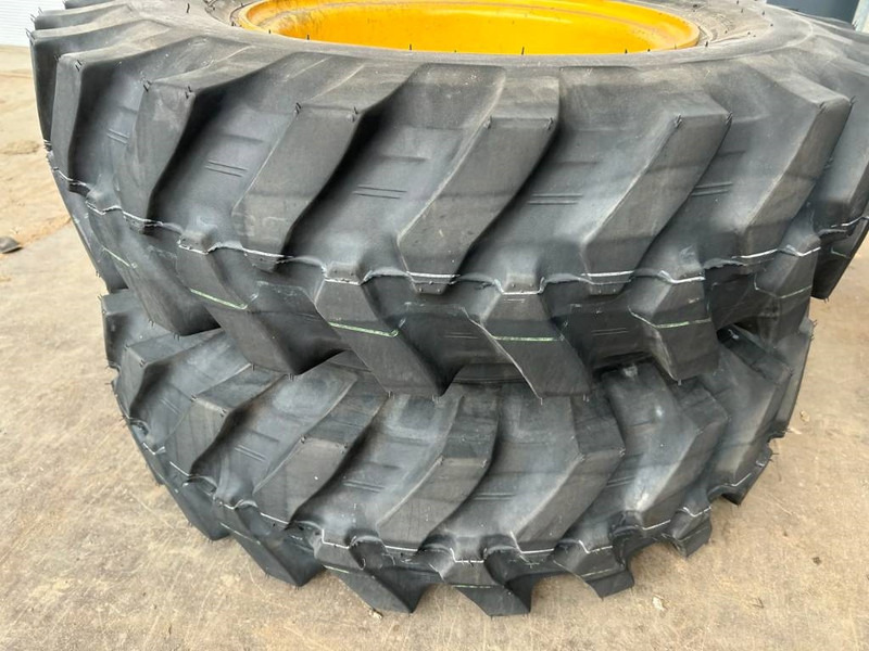 Bridgestone 1000 x 20 Set / 10.00 x 20: 4x2 Tyres - Шини і диски в категорії Будівельна техніка: фото 5 Bridgestone 1000 x 20 Set / 10.00 x 20: 4x2 Tyres - Шини і диски в категорії Будівельна техніка: фото 5