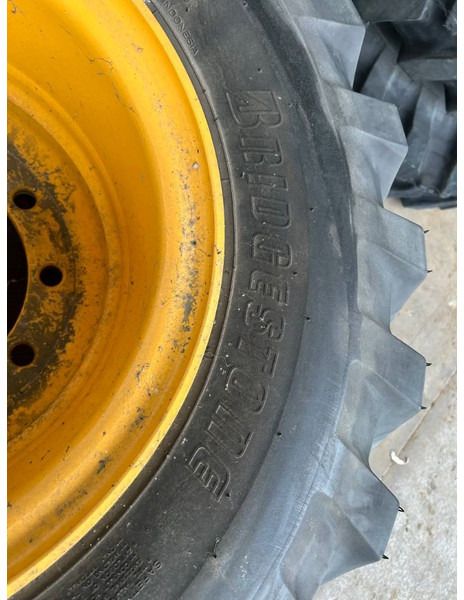 Bridgestone 1000 x 20 Set / 10.00 x 20: 4x2 Tyres - Шини і диски в категорії Будівельна техніка: фото 2 Bridgestone 1000 x 20 Set / 10.00 x 20: 4x2 Tyres - Шини і диски в категорії Будівельна техніка: фото 2