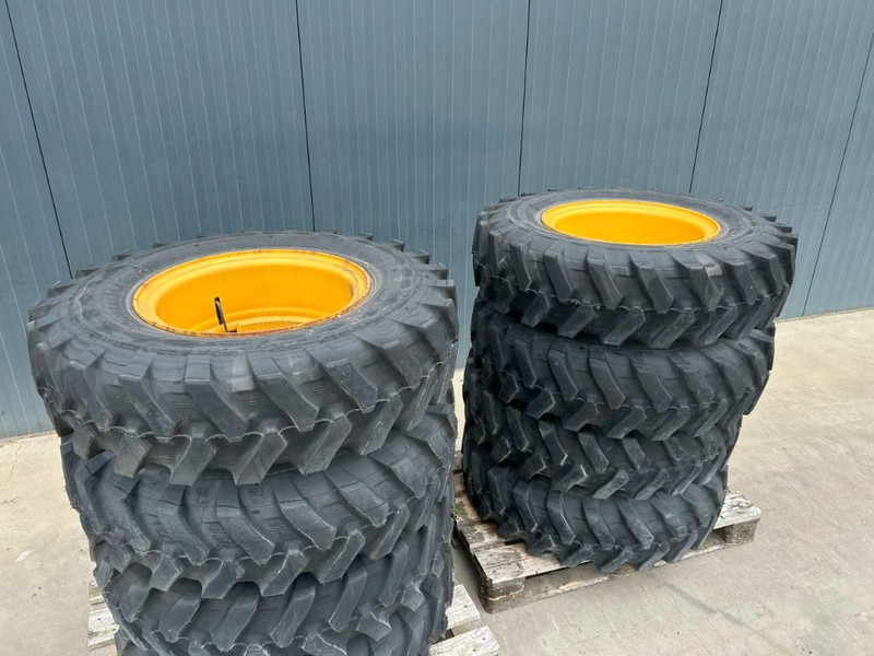 Bridgestone 1000 x 20 Set / 10.00 x 20: 4x2 Tyres - Шини і диски в категорії Будівельна техніка: фото 3 Bridgestone 1000 x 20 Set / 10.00 x 20: 4x2 Tyres - Шини і диски в категорії Будівельна техніка: фото 3