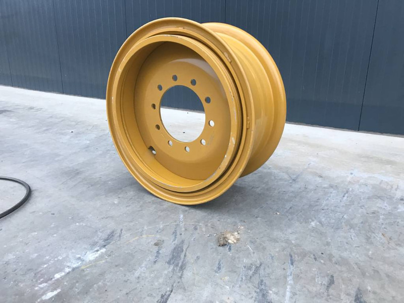 Cat 140H Rims - Шини і диски в категорії Будівельна техніка: фото 1 Cat 140H Rims - Шини і диски в категорії Будівельна техніка: фото 1