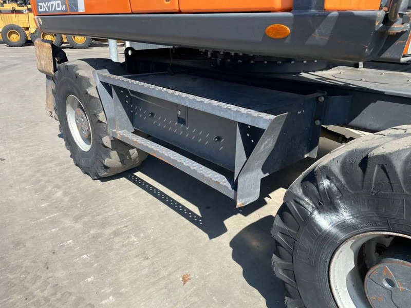 Колісний екскаватор Doosan DX170W-5: фото 12