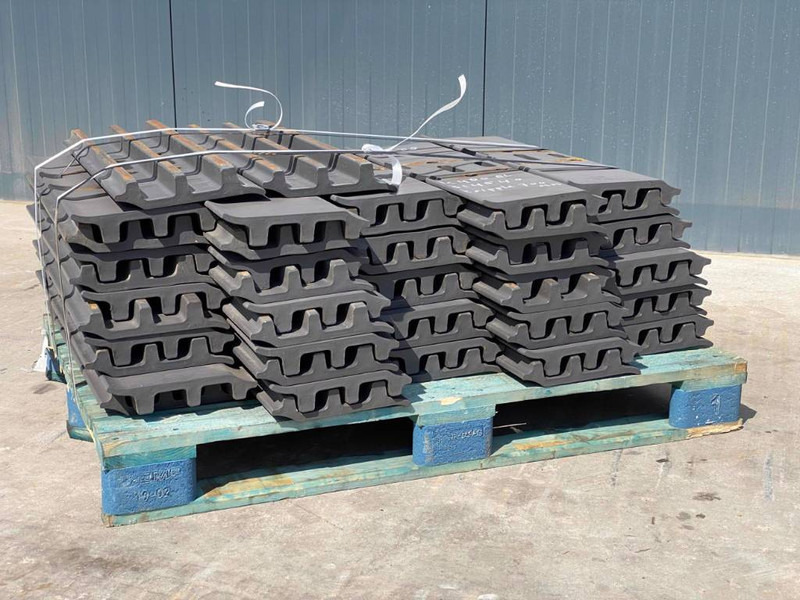 Komatsu PC300 / PC360 / PC400 Shoes/Pads - Рама/ Шасі в категорії Будівельна техніка: фото 3 Komatsu PC300 / PC360 / PC400 Shoes/Pads - Рама/ Шасі в категорії Будівельна техніка: фото 3