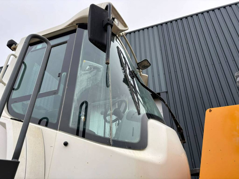 Колісний навантажувач Liebherr L580: фото 10