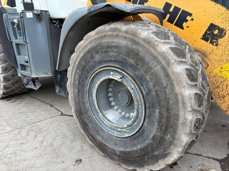 Колісний навантажувач Liebherr L580: фото 17