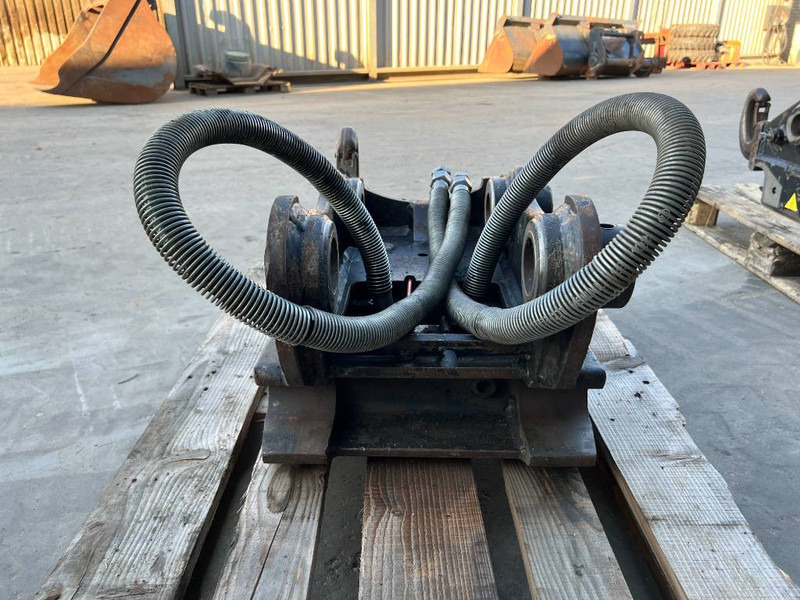 OilQuick OQ65 - 311F / 313F / 315F - Зчіпний пристрій в категорії Будівельна техніка: фото 5 OilQuick OQ65 - 311F / 313F / 315F - Зчіпний пристрій в категорії Будівельна техніка: фото 5