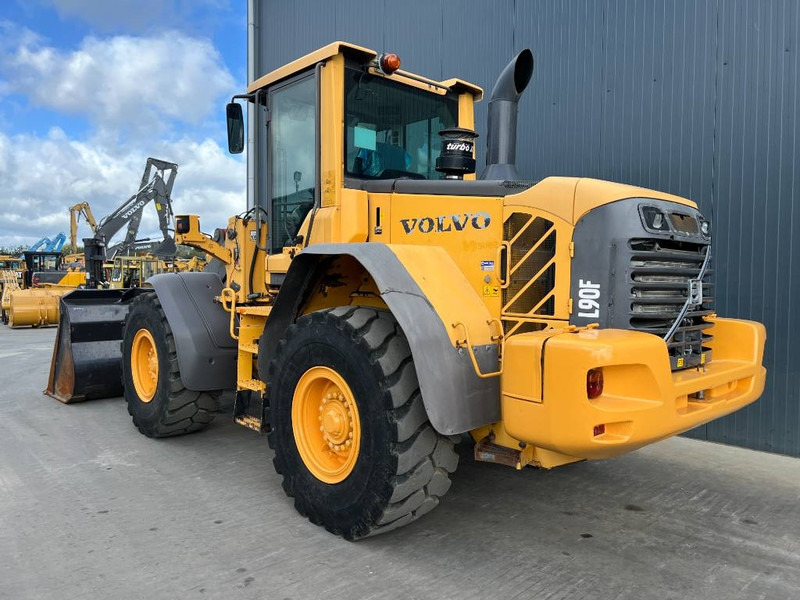 Volvo L90F - Колісний навантажувач: фото 4 Volvo L90F - Колісний навантажувач: фото 4