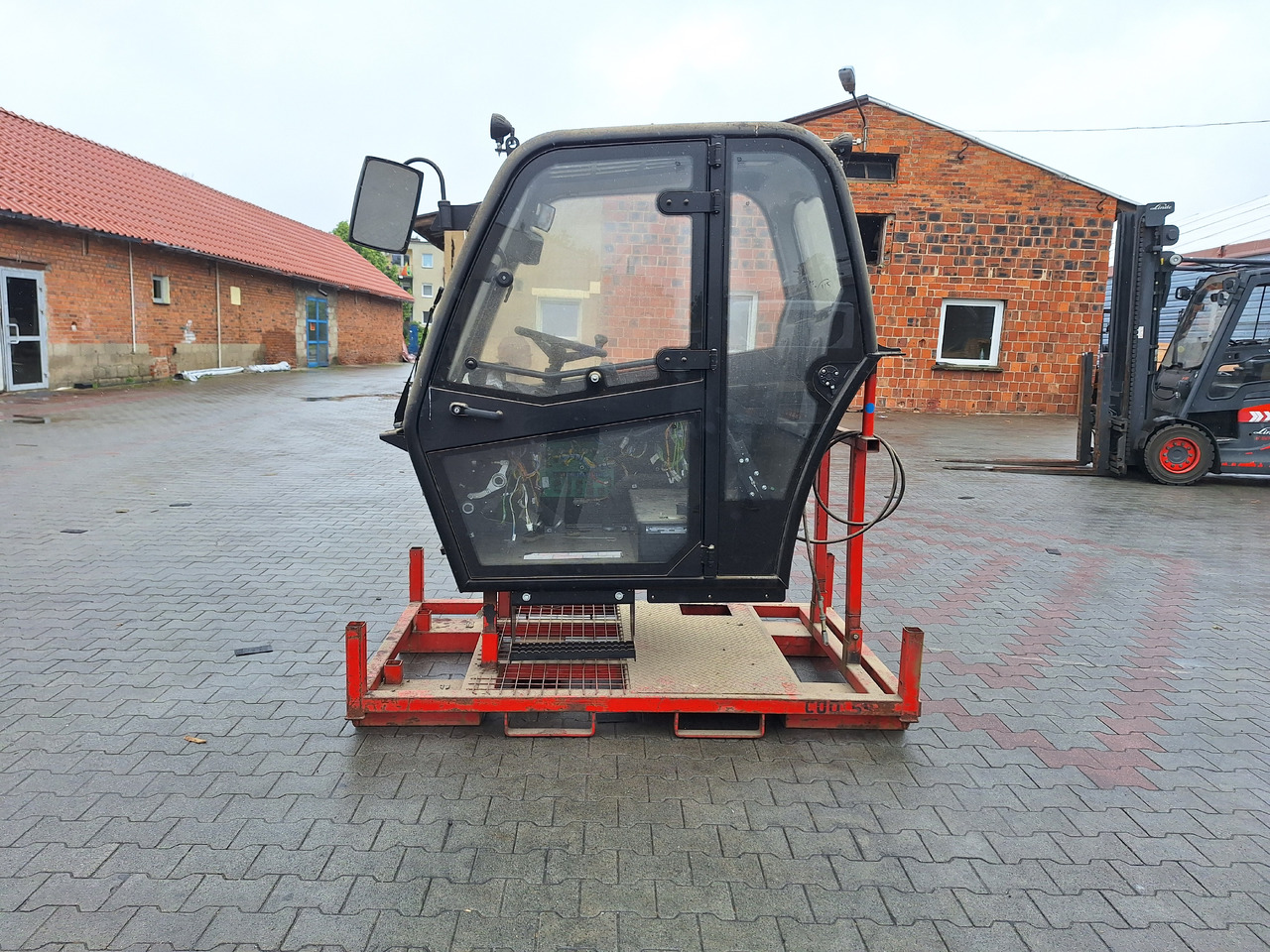 CAT - Кабіна в категорії Навантажувачі: фото 2 CAT - Кабіна в категорії Навантажувачі: фото 2