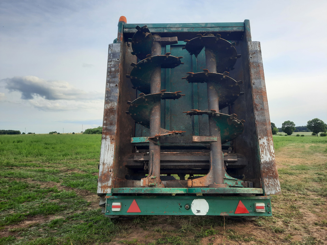 DEGUILLAUME Force 16 D - Гноєрозкидач: фото 5 DEGUILLAUME Force 16 D - Гноєрозкидач: фото 5