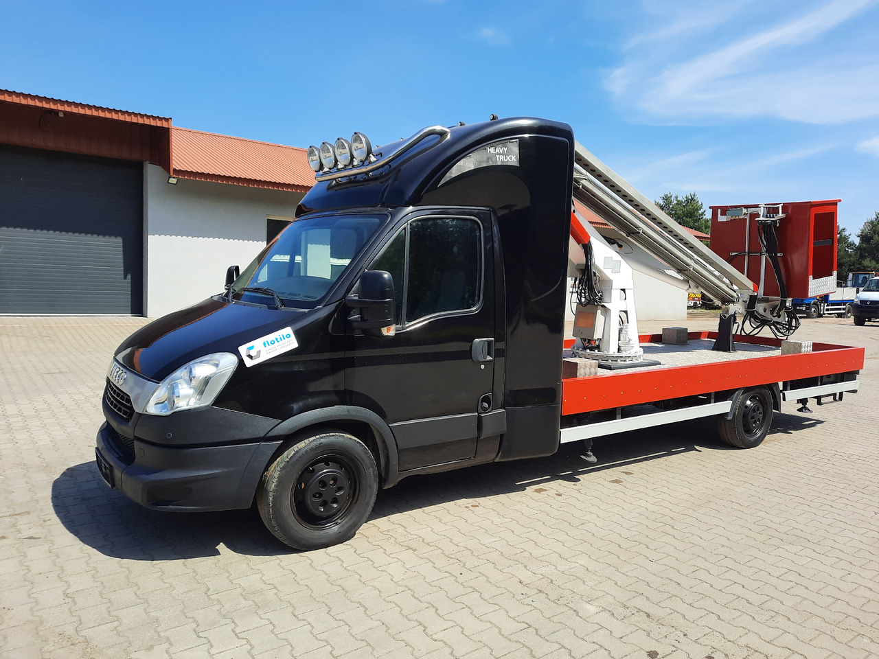 Iveco DAILY 35S11 podnośnik koszowy - Бортовий причіп/ Платформа: фото 4 Iveco DAILY 35S11 podnośnik koszowy - Бортовий причіп/ Платформа: фото 4