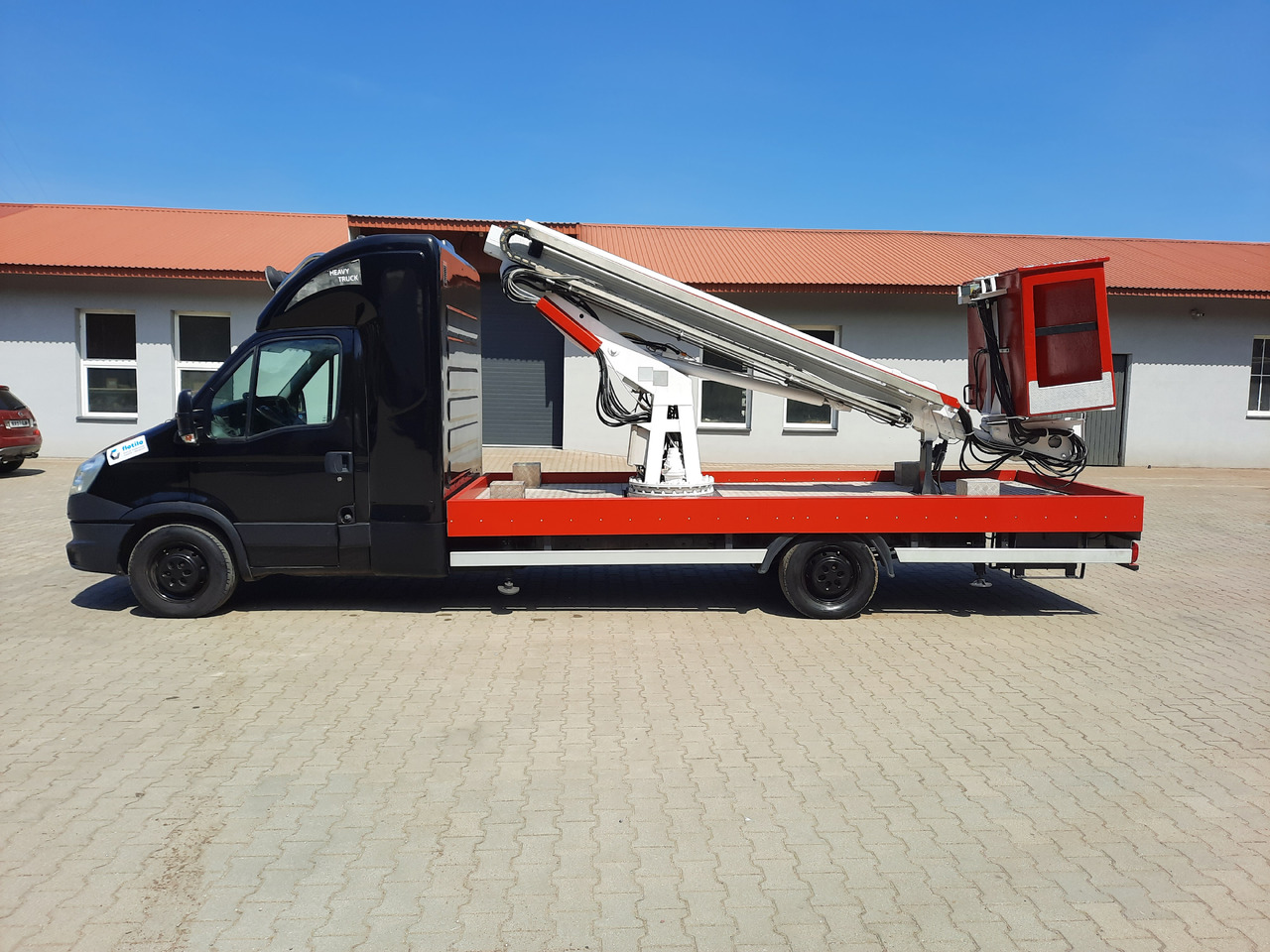 Iveco DAILY 35S11 podnośnik koszowy - Бортовий причіп/ Платформа: фото 3 Iveco DAILY 35S11 podnośnik koszowy - Бортовий причіп/ Платформа: фото 3