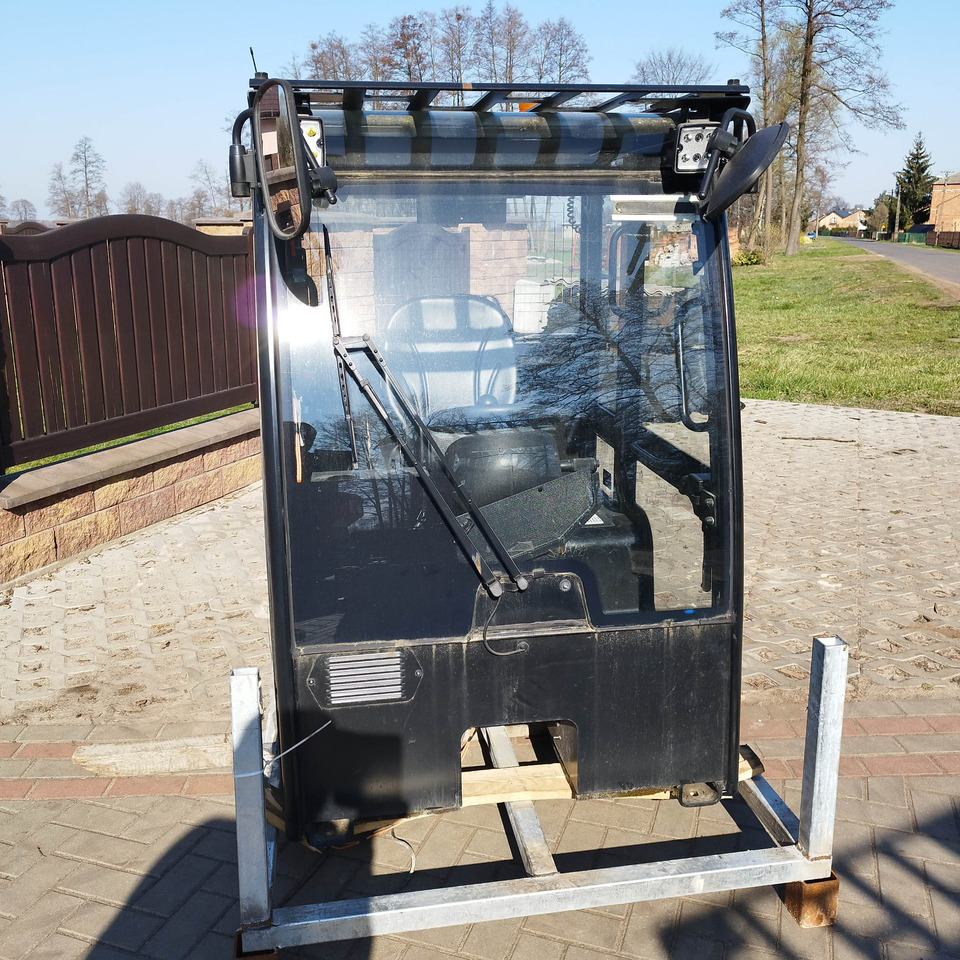 JCB 403 - Кабіна в категорії Будівельна техніка: фото 2 JCB 403 - Кабіна в категорії Будівельна техніка: фото 2