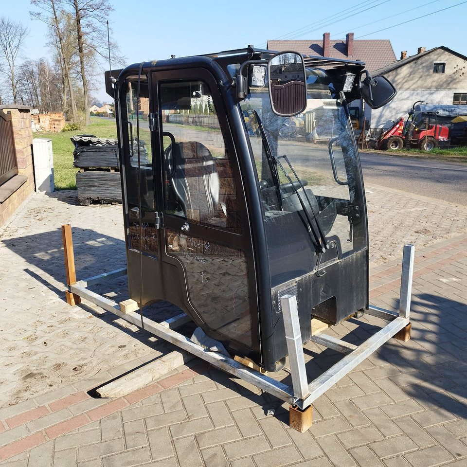 JCB 403 - Кабіна в категорії Навантажувачі: фото 1 JCB 403 - Кабіна в категорії Навантажувачі: фото 1