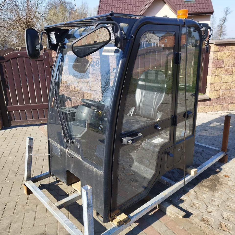 JCB 403 - Кабіна в категорії Будівельна техніка: фото 3 JCB 403 - Кабіна в категорії Будівельна техніка: фото 3