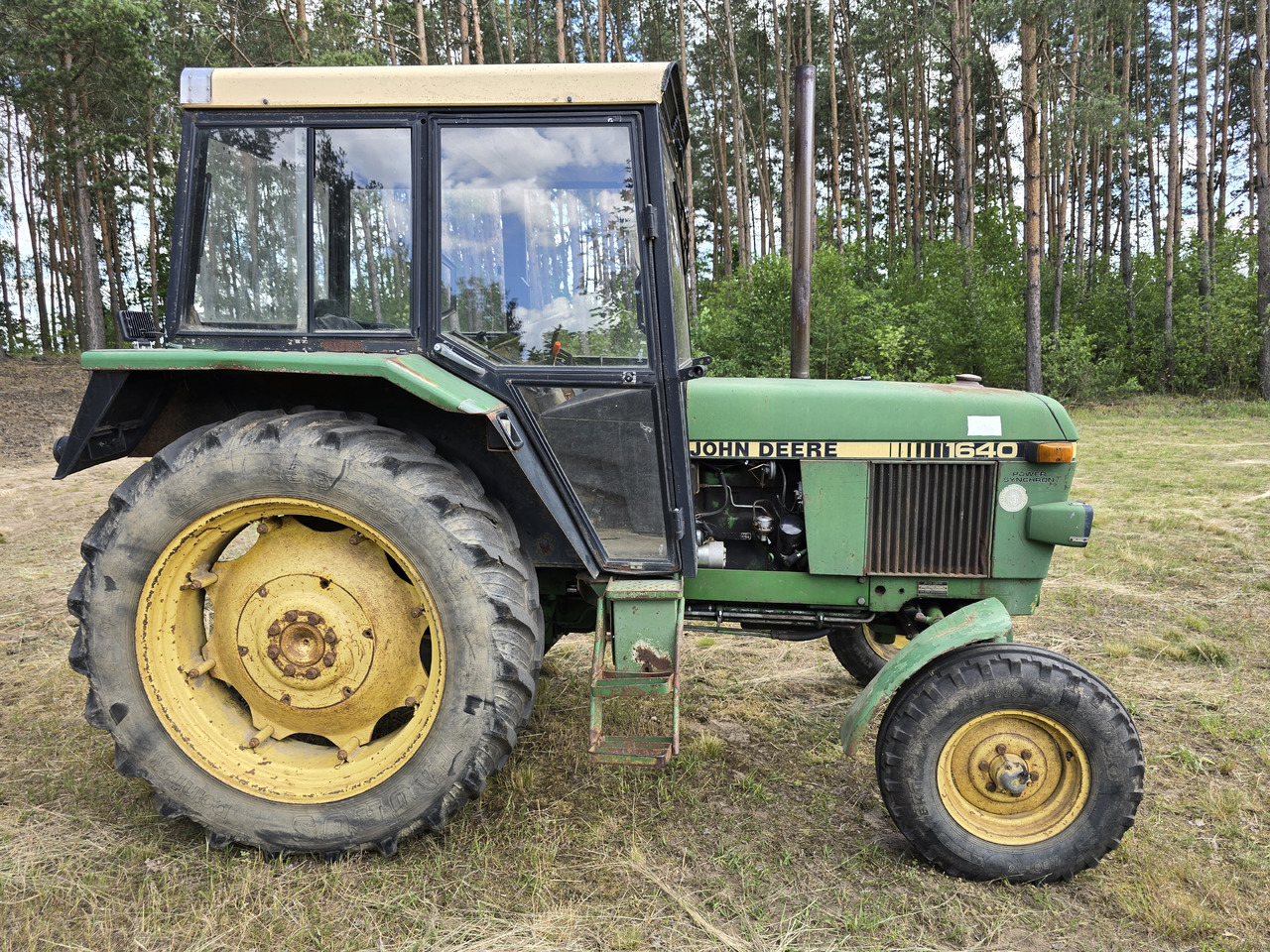 JOHN DEERE 1640S - Трактор: фото 3 JOHN DEERE 1640S - Трактор: фото 3