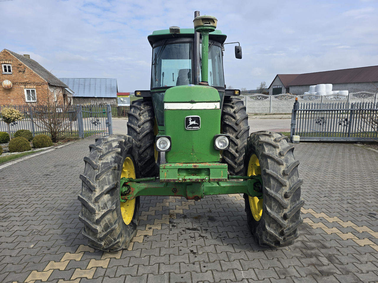JOHN DEERE 3140 - Трактор: фото 3 JOHN DEERE 3140 - Трактор: фото 3