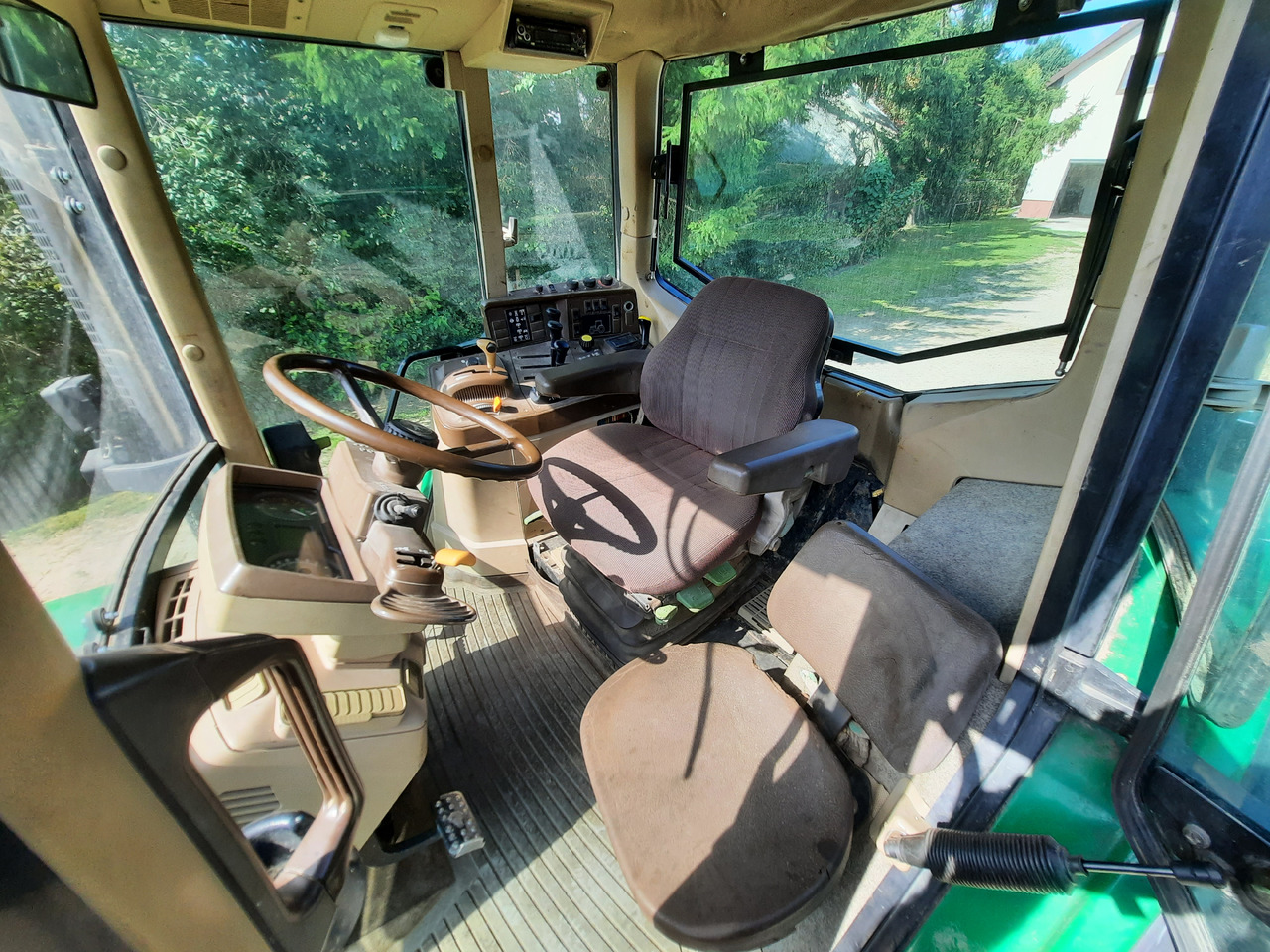 JOHN DEERE 6910 - Трактор: фото 2 JOHN DEERE 6910 - Трактор: фото 2