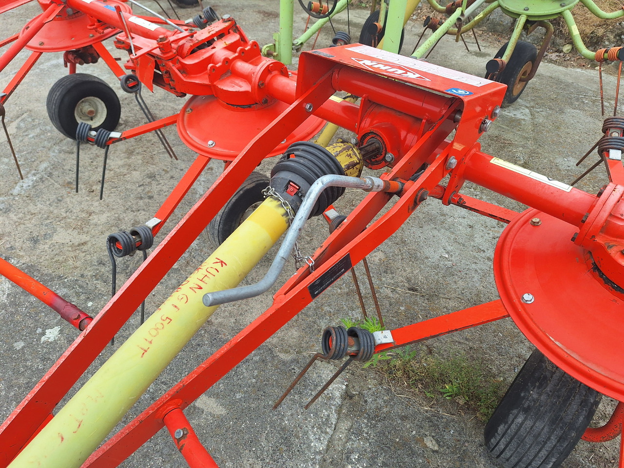 KUHN 5001T - Сіноворушилка: фото 4 KUHN 5001T - Сіноворушилка: фото 4