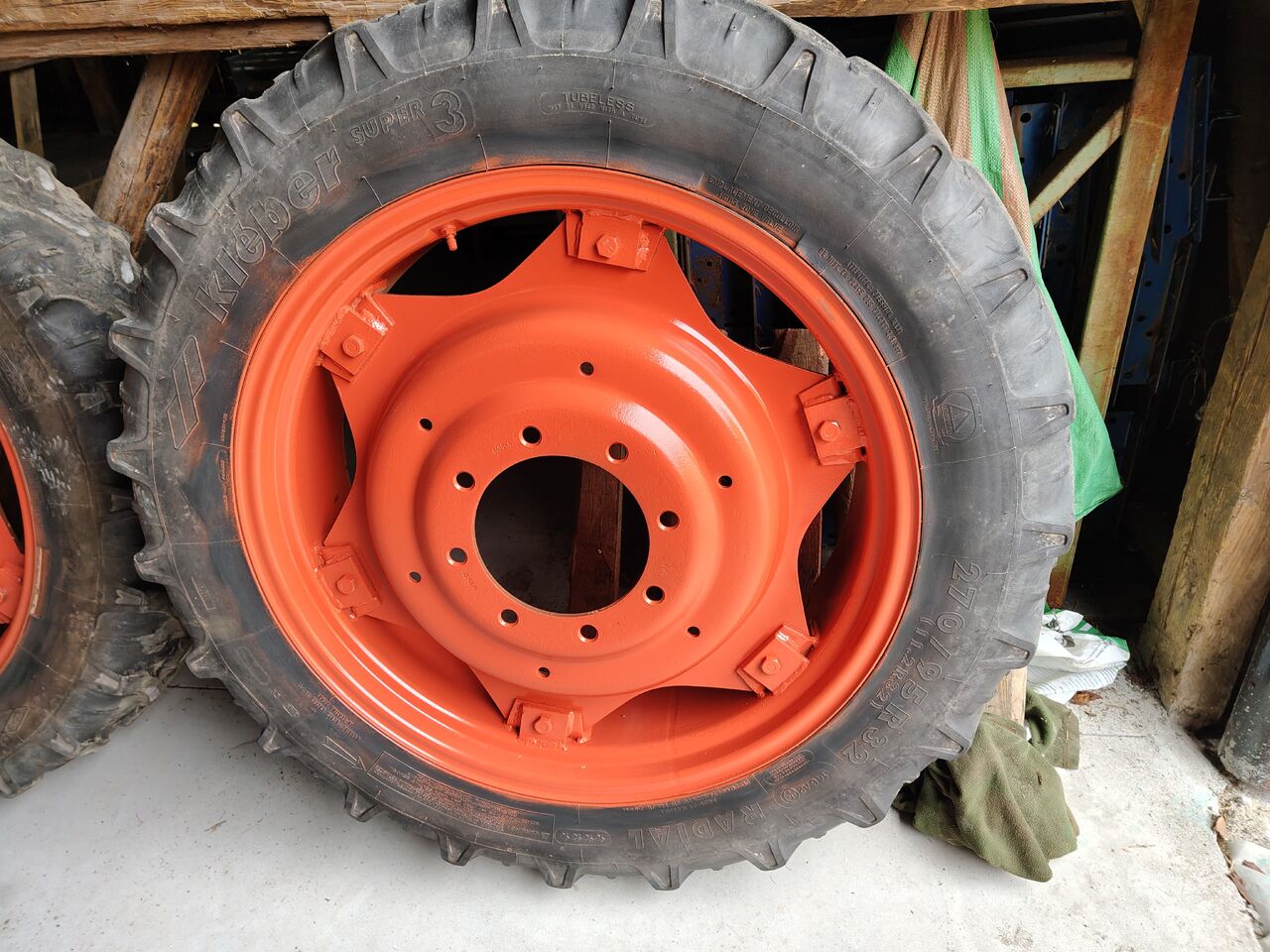 Kleber, Taurus 11.2 R32 (270/95 R32), 9.5 R48 - Колесо в категорії Сільськогосподарська техніка: фото 4 Kleber, Taurus 11.2 R32 (270/95 R32), 9.5 R48 - Колесо в категорії Сільськогосподарська техніка: фото 4