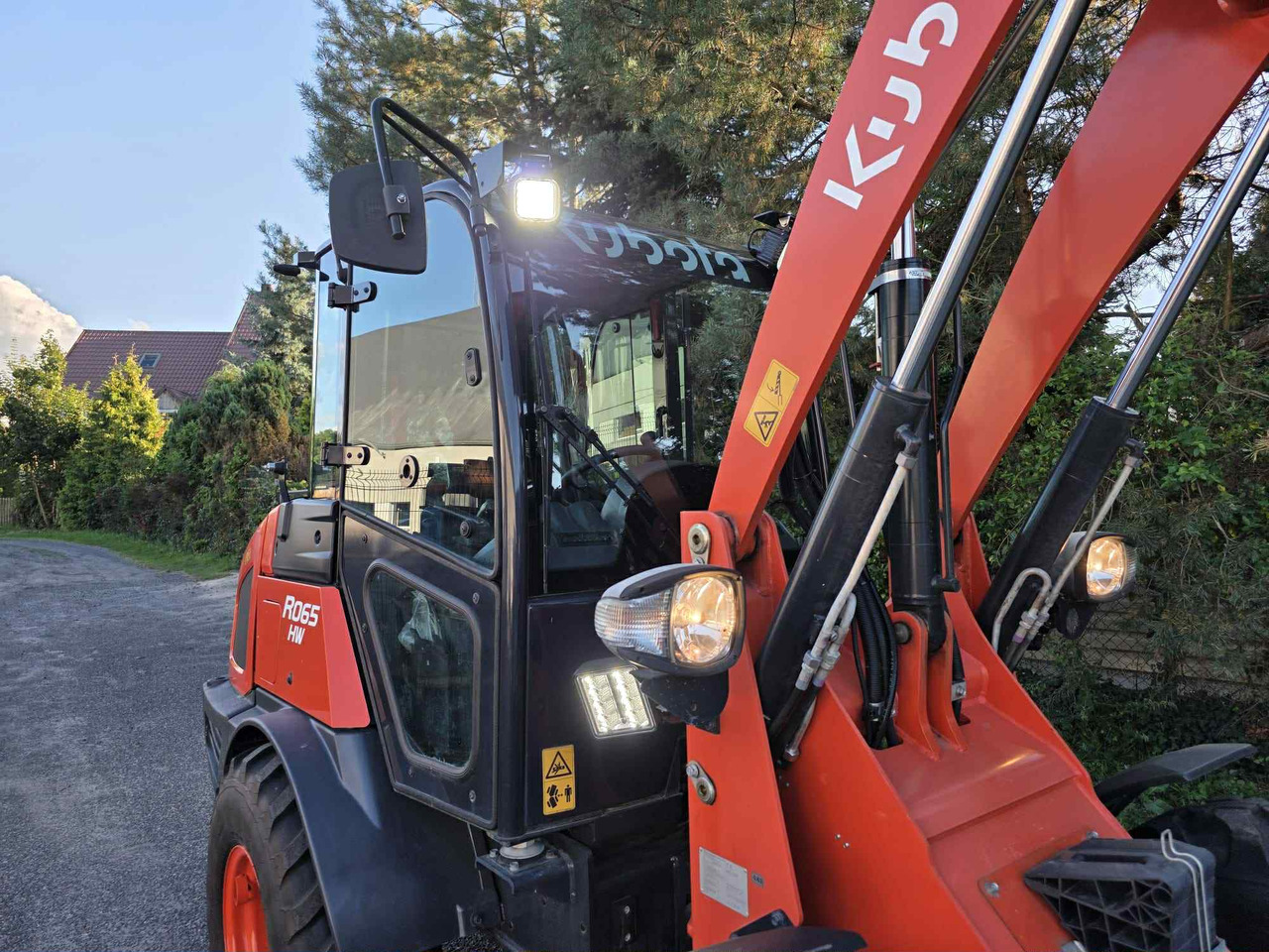 Kubota R065 HW - Колісний навантажувач: фото 3 Kubota R065 HW - Колісний навантажувач: фото 3