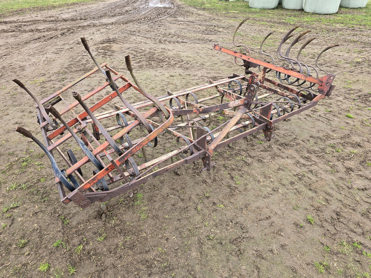 MASSEY-FERGUSON 4-25 MASSEY-FERGUSON 4-25 - Культиватор: фото 2 MASSEY-FERGUSON 4-25 MASSEY-FERGUSON 4-25 - Культиватор: фото 2