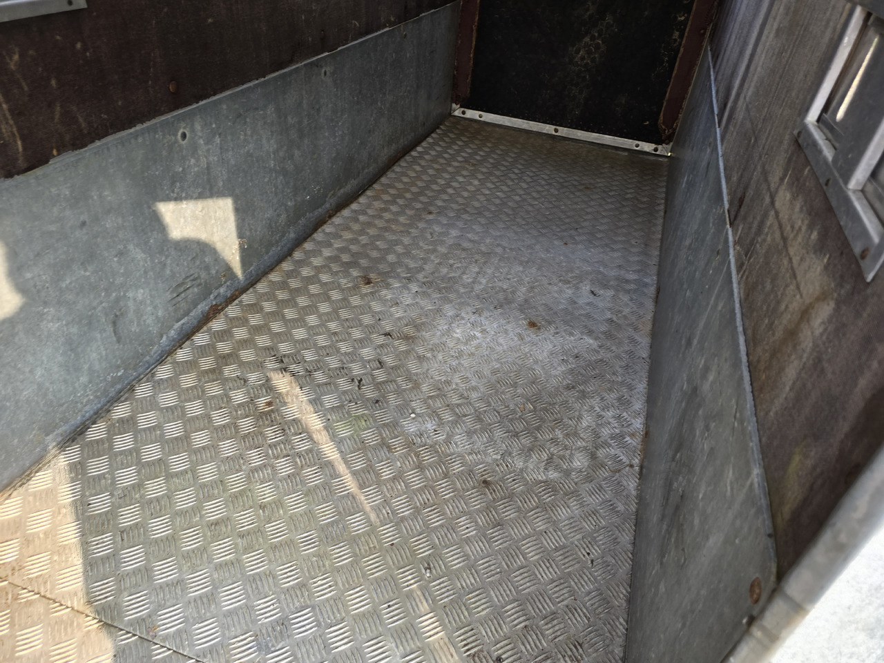 PONGRATZ PA 310 T - Для перевезення худоби причіп: фото 4 PONGRATZ PA 310 T - Для перевезення худоби причіп: фото 4