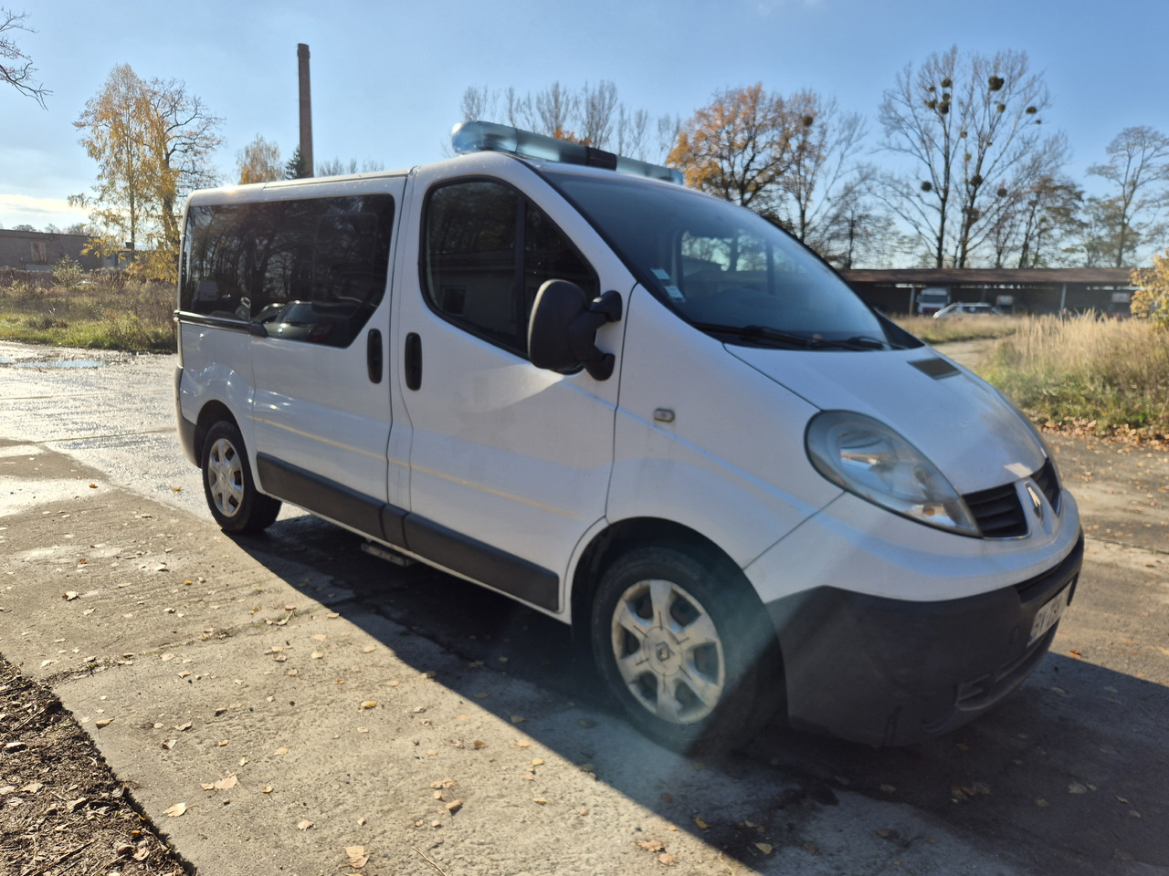 RENAULT Trafic 2.0 dCi 115 KM - Карета швидкої допомоги: фото 2 RENAULT Trafic 2.0 dCi 115 KM - Карета швидкої допомоги: фото 2