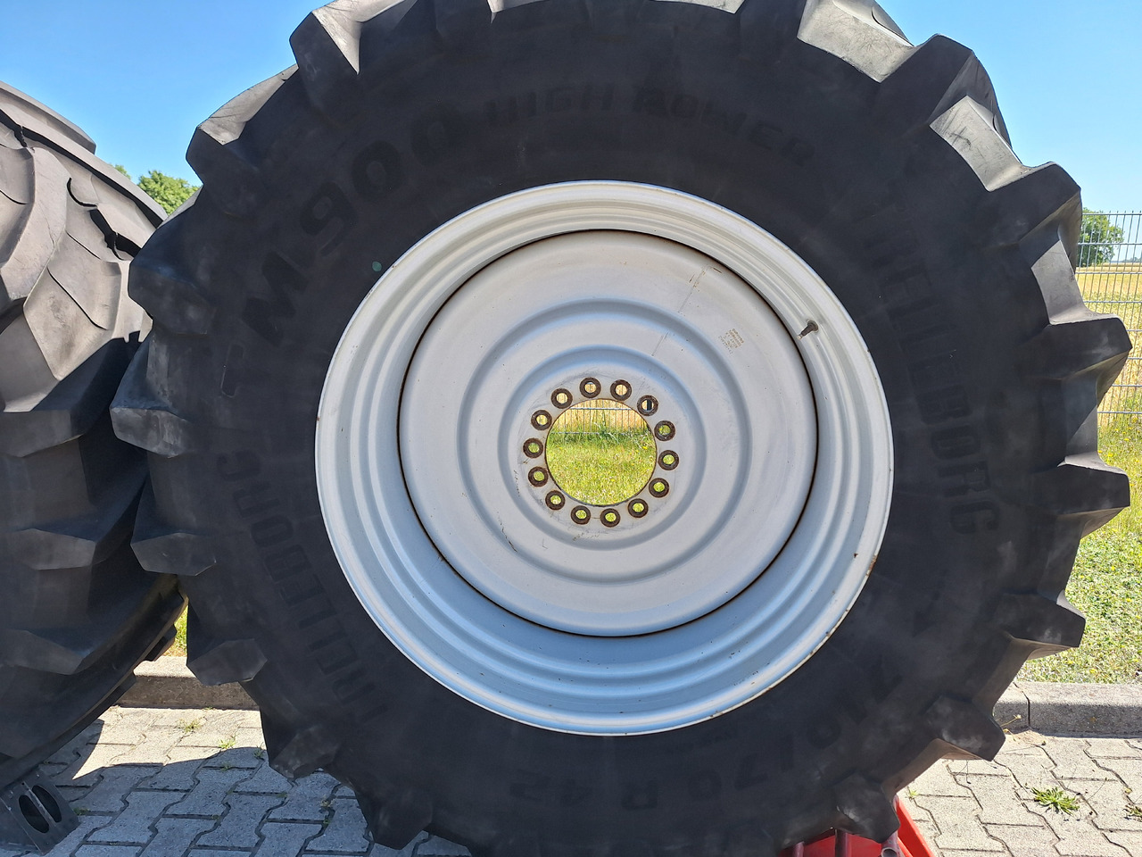 Trelleborg Trelleborg - Шина в категорії Будівельна техніка: фото 2 Trelleborg Trelleborg - Шина в категорії Будівельна техніка: фото 2