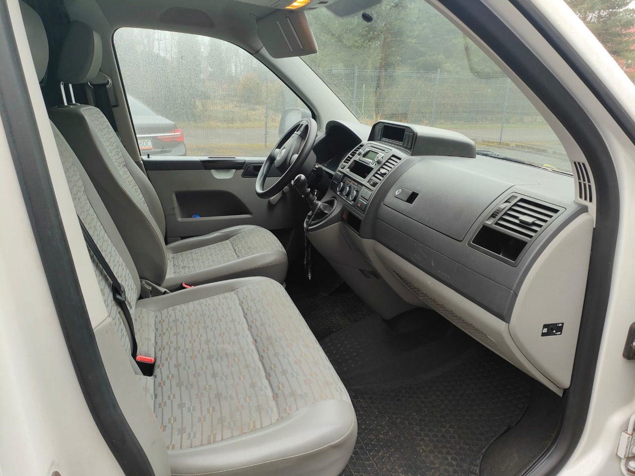 Volkswagen Transporter T 5.1 - Легковий автомобіль: фото 4 Volkswagen Transporter T 5.1 - Легковий автомобіль: фото 4