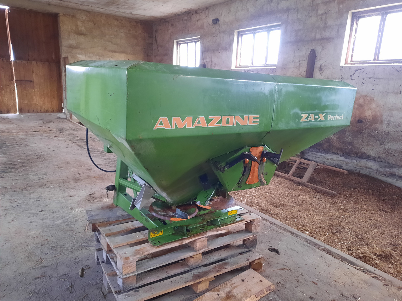 Amazone ZA-X Perfect 1200 - Розкидач добрив: фото 4 Amazone ZA-X Perfect 1200 - Розкидач добрив: фото 4