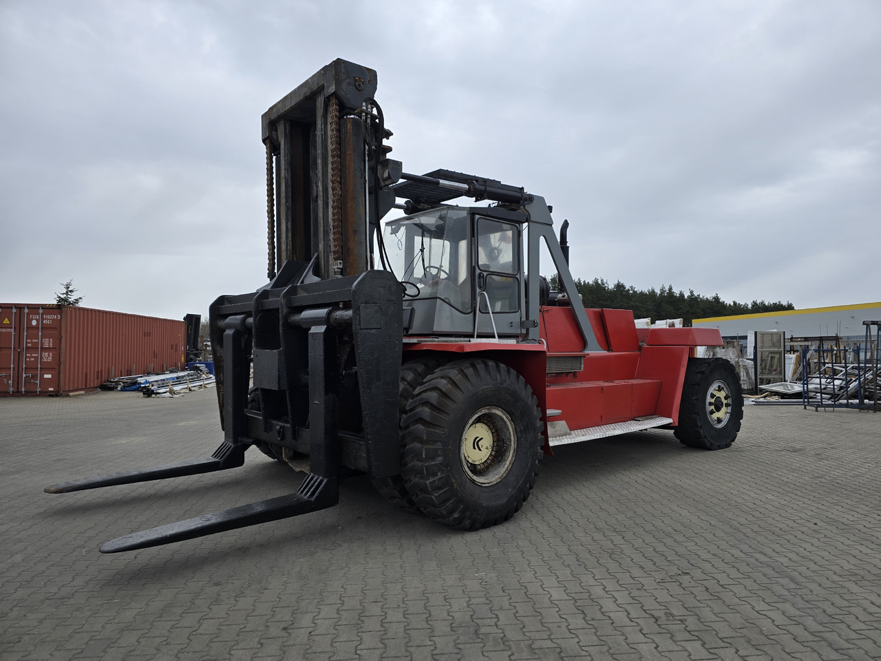 Kalmar KALMAR DCD420-12 - Навантажувач контейнерний: фото 1 Kalmar KALMAR DCD420-12 - Навантажувач контейнерний: фото 1