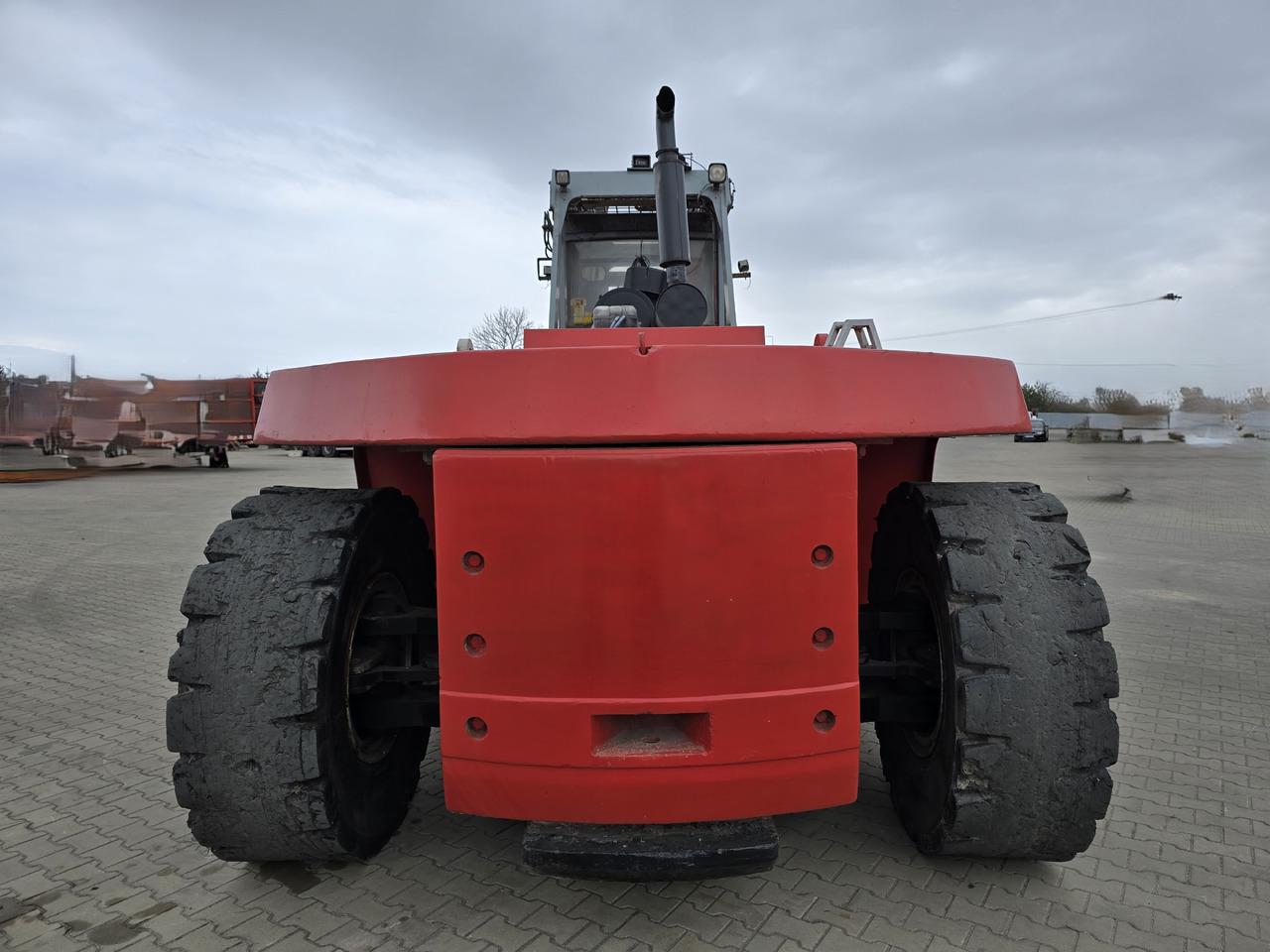 Kalmar KALMAR DCD420-12 - Навантажувач контейнерний: фото 4 Kalmar KALMAR DCD420-12 - Навантажувач контейнерний: фото 4