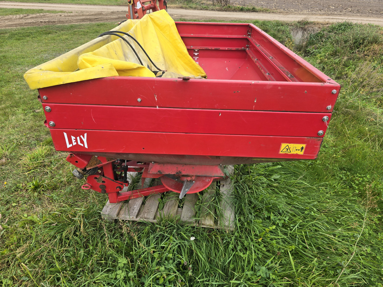 Lely SE 1500 Fertiliner - Розкидач добрив: фото 4 Lely SE 1500 Fertiliner - Розкидач добрив: фото 4