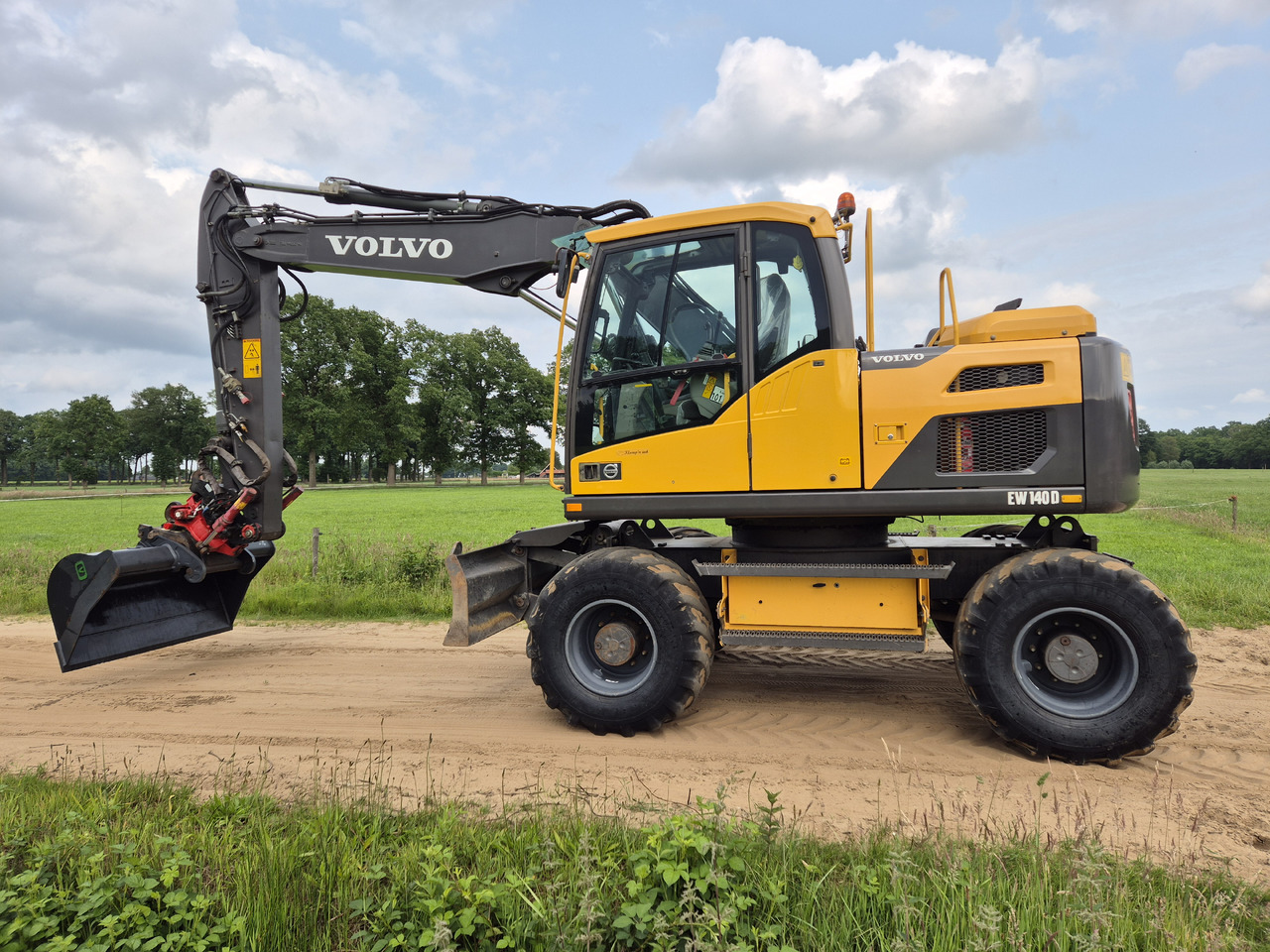 VOLVO EW 140 D - Колісний екскаватор: фото 1 VOLVO EW 140 D - Колісний екскаватор: фото 1