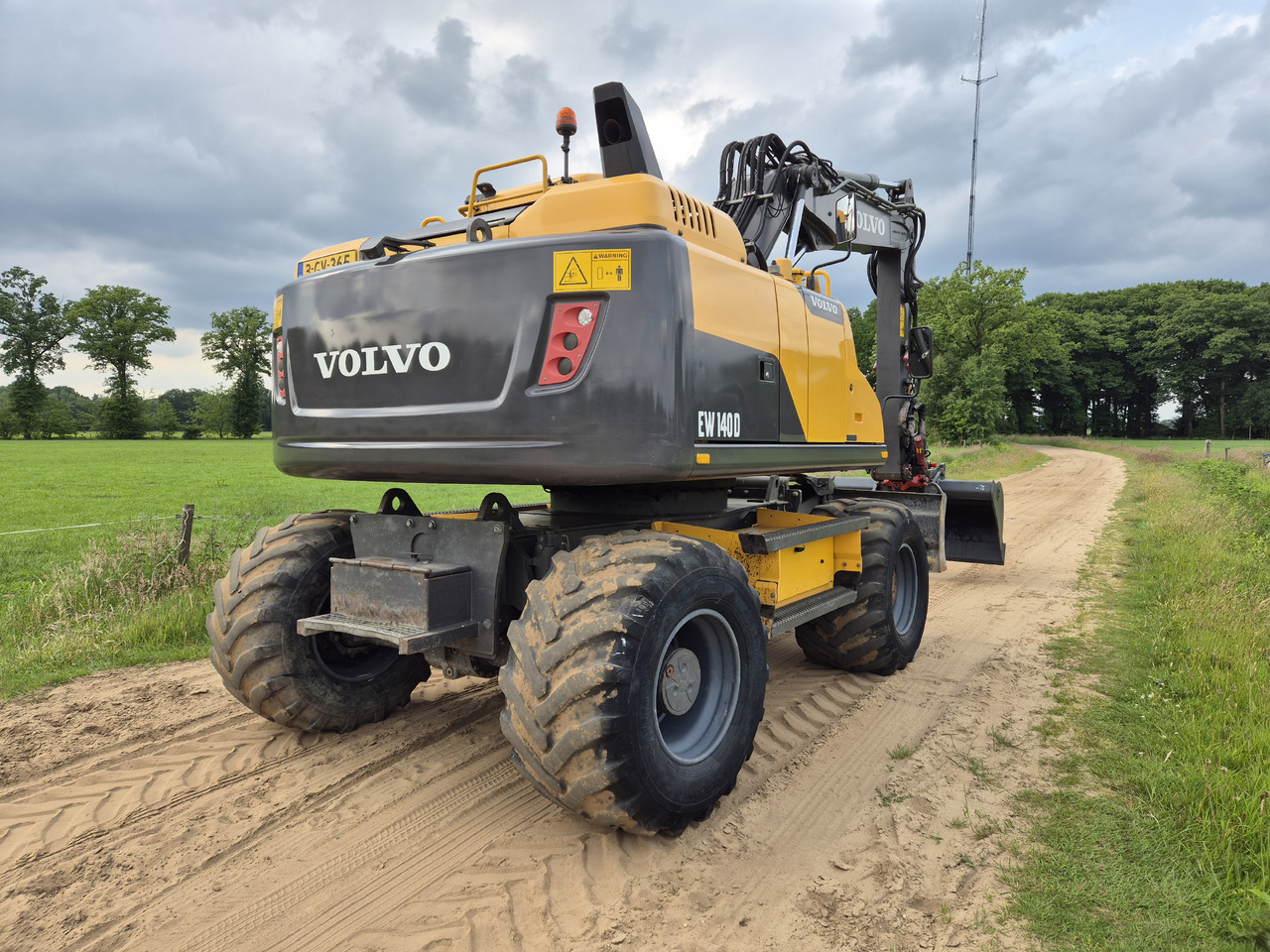 VOLVO EW 140 D - Колісний екскаватор: фото 5 VOLVO EW 140 D - Колісний екскаватор: фото 5